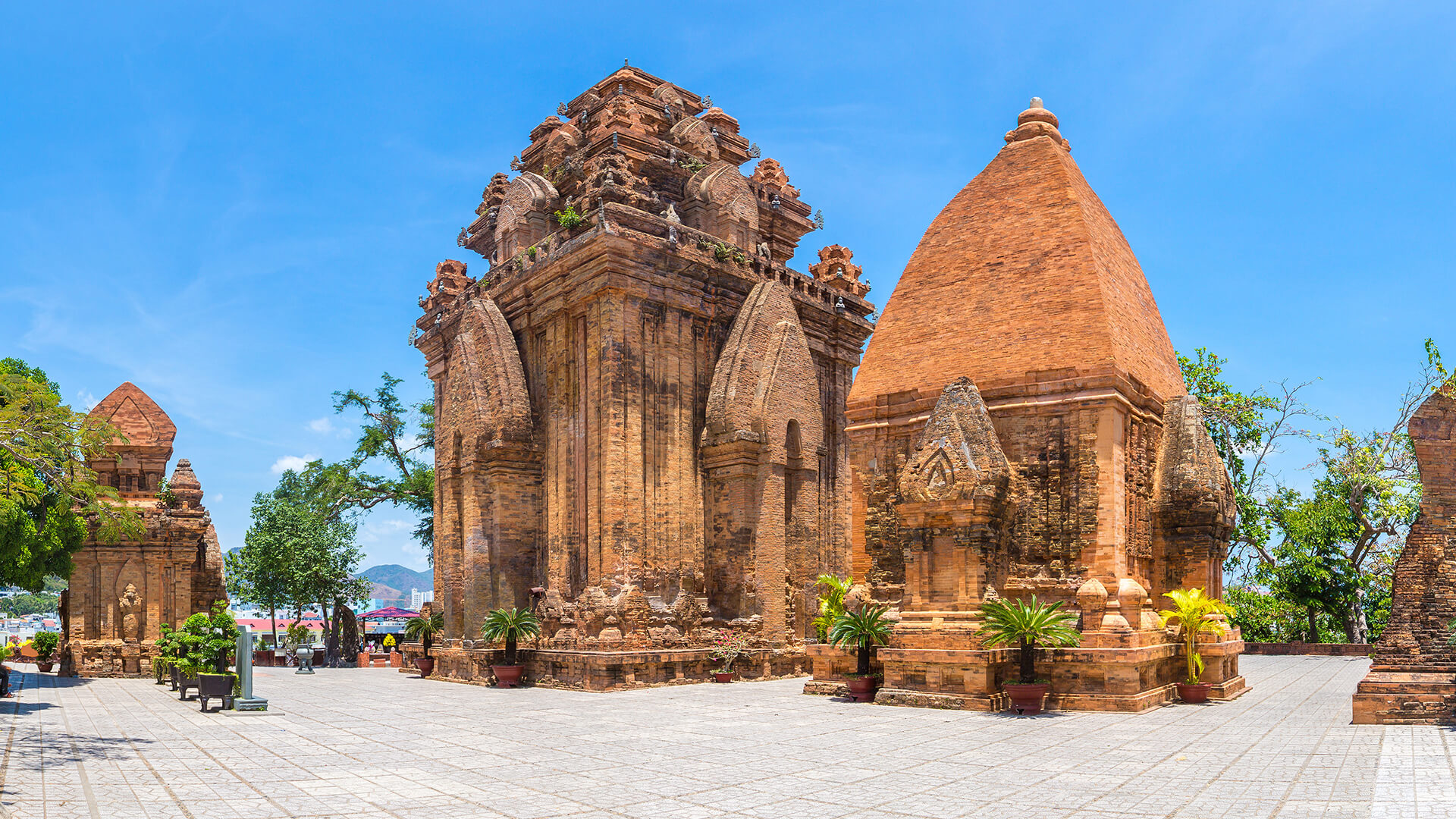 The Coral Triangle: Vietnam & Philippines