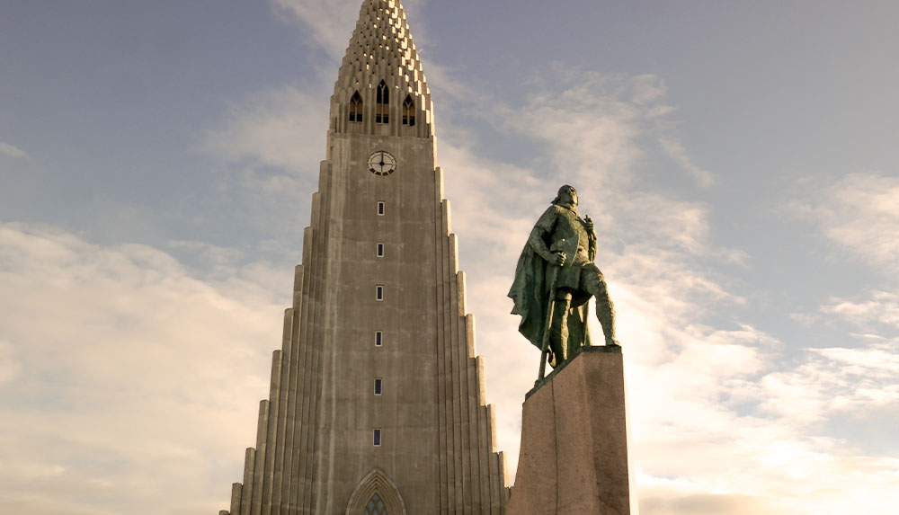 Reykjavík to Longyearbyen